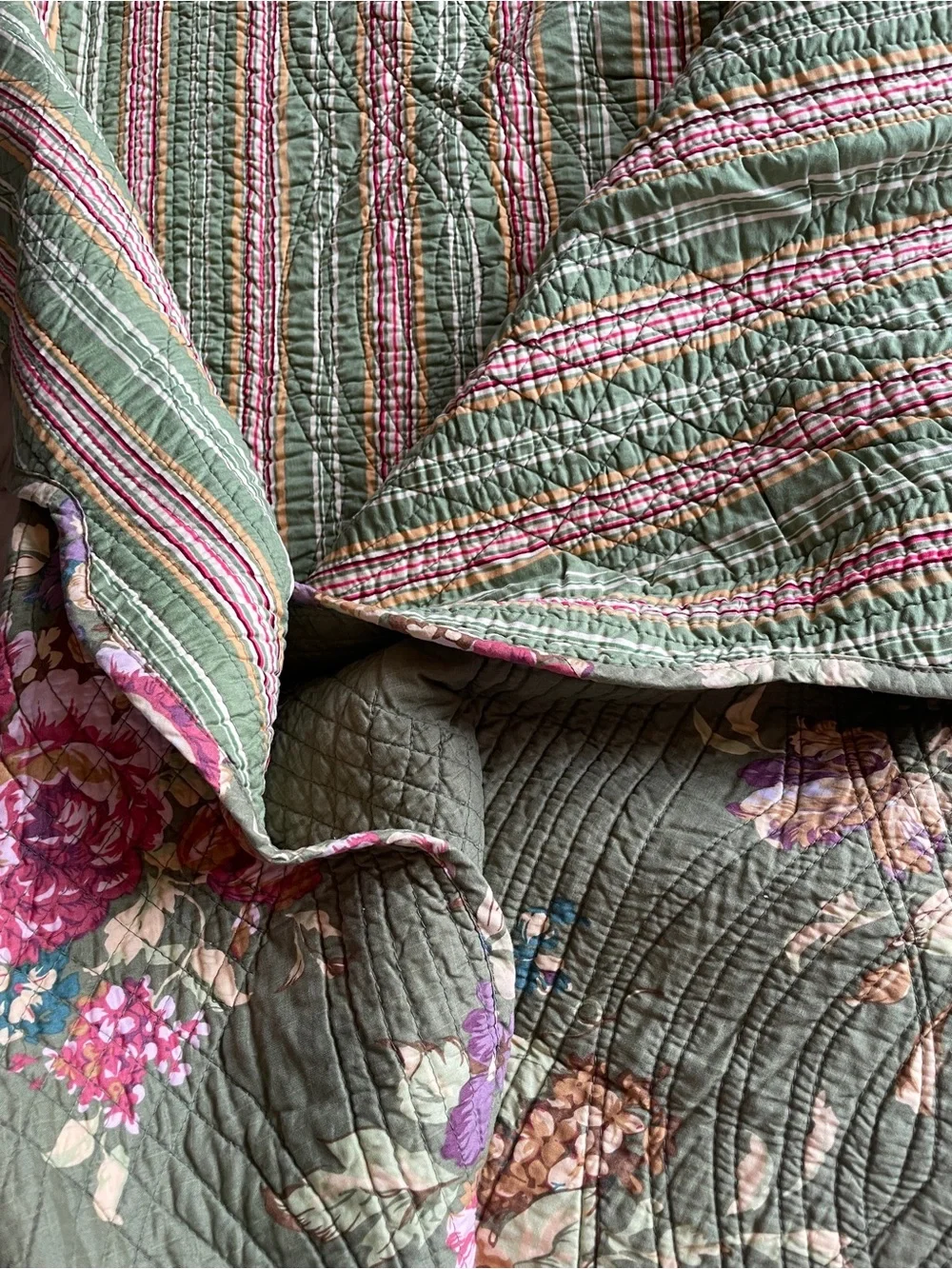 C & F Quilted Cotton Throw
